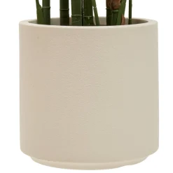 Plante artificielle en pot 