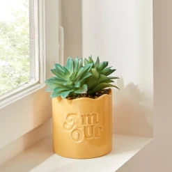 Plante artificielle en pot