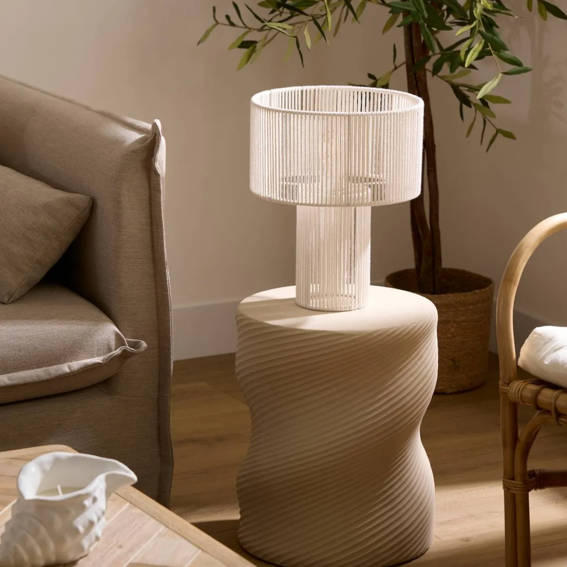Table d'appoint "Saddle"