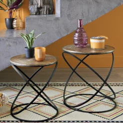 Tables gigognes