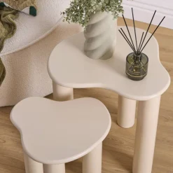 Tables gigognes